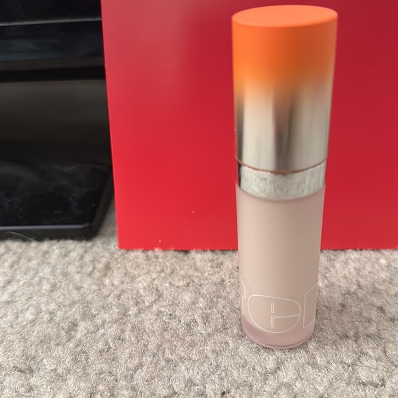 I tried this once, I bought the wrong shade, good condition concealer - Picture 4 of 4